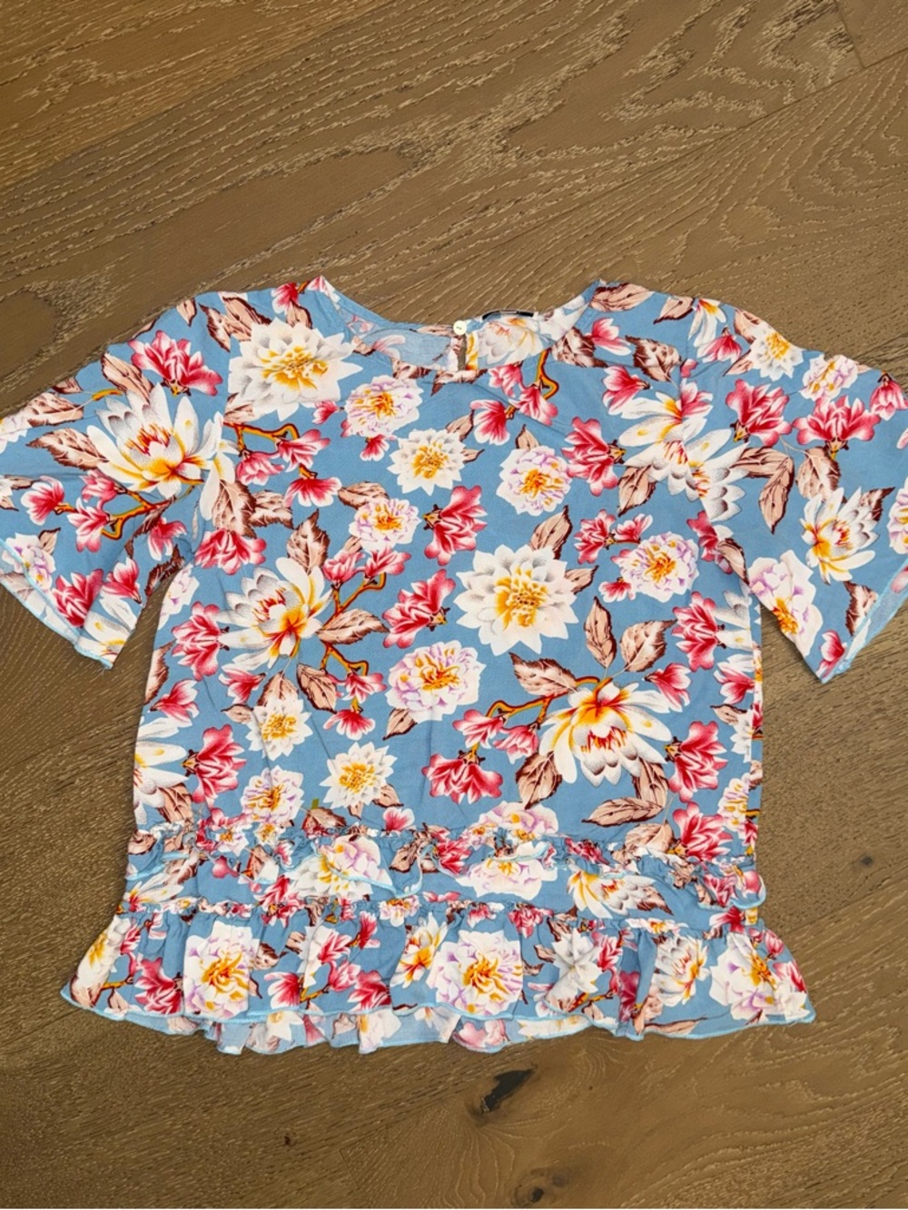 JODIFL Sky Blue Floral‎ Button-Back Top